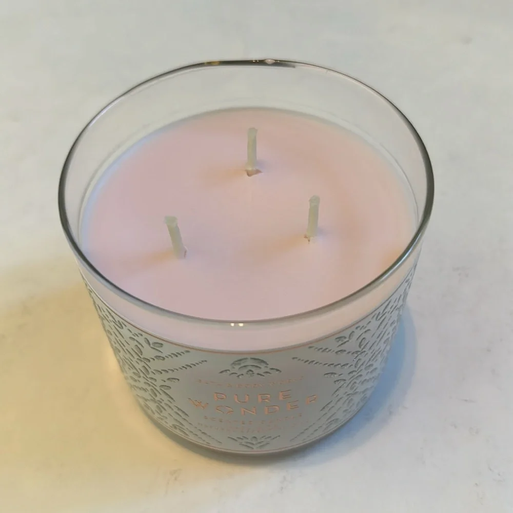 NWT Bath & Body Works Pure Wonder Candle